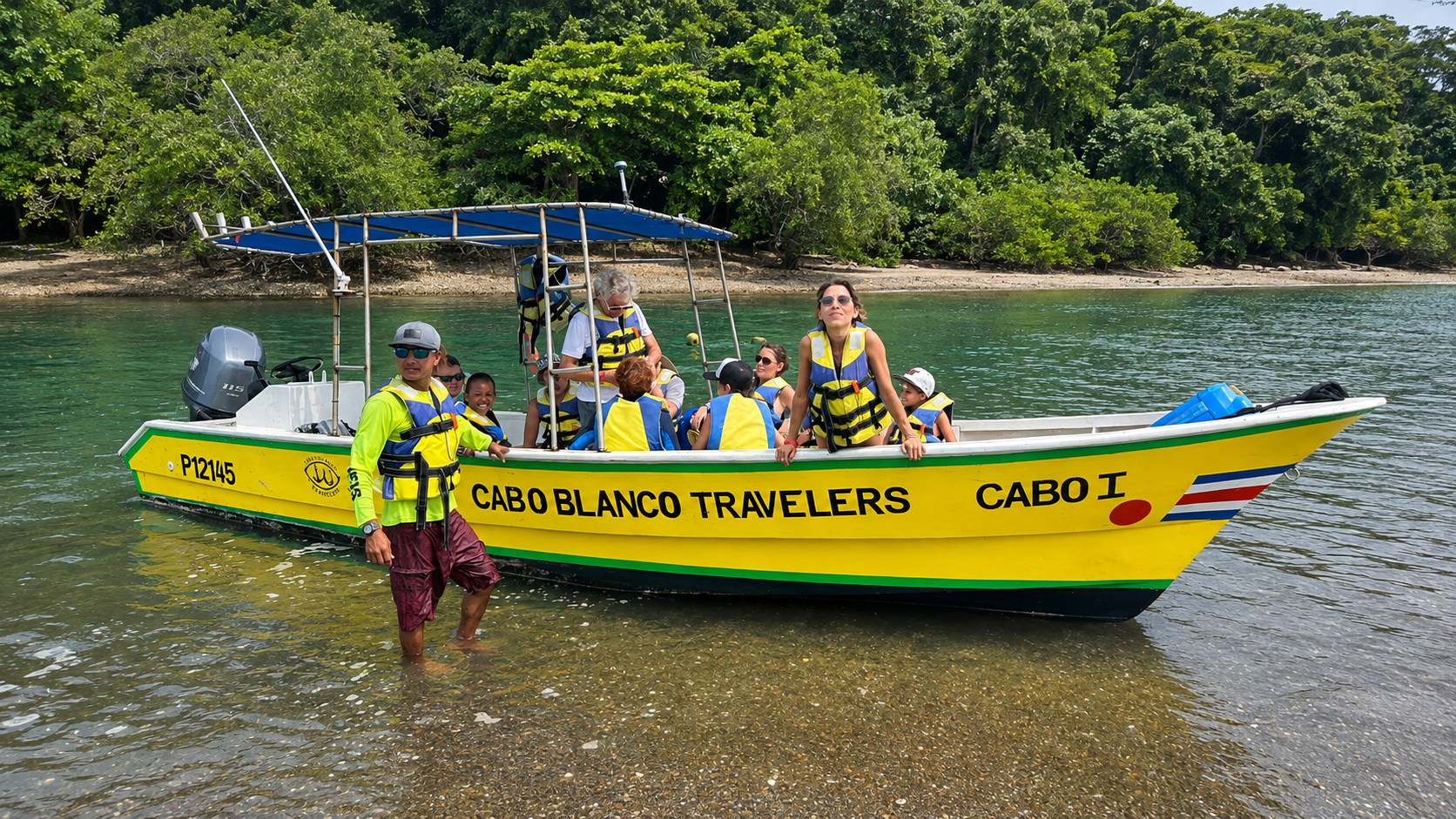Private coastal fishing boat Cabo Blanco Travelers